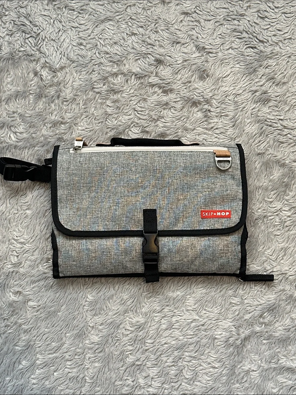 NWOT Skip Hop Gray & Cream Polka Dot Portable Baby Changing Mat